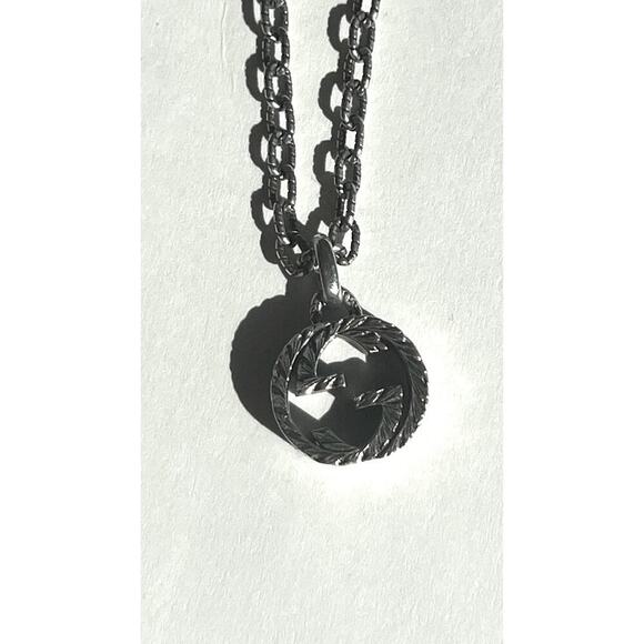 Gucci Textured Interlocking G Pendant Logo Silver Necklace w/ Gift Box NWOT - Picture 9 of 15